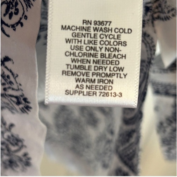 Liz Claiborne blue & white tunic. Size Medium. Excellent - like new - condition. - Picture 8 of 8